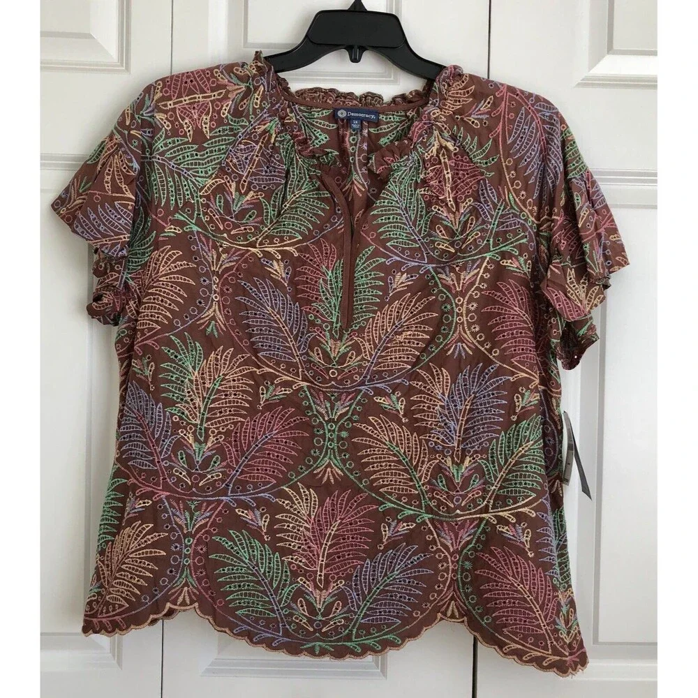 Democracy Women's Top Pullover Short Sleeve Embroidered Leaves Multicolor 160